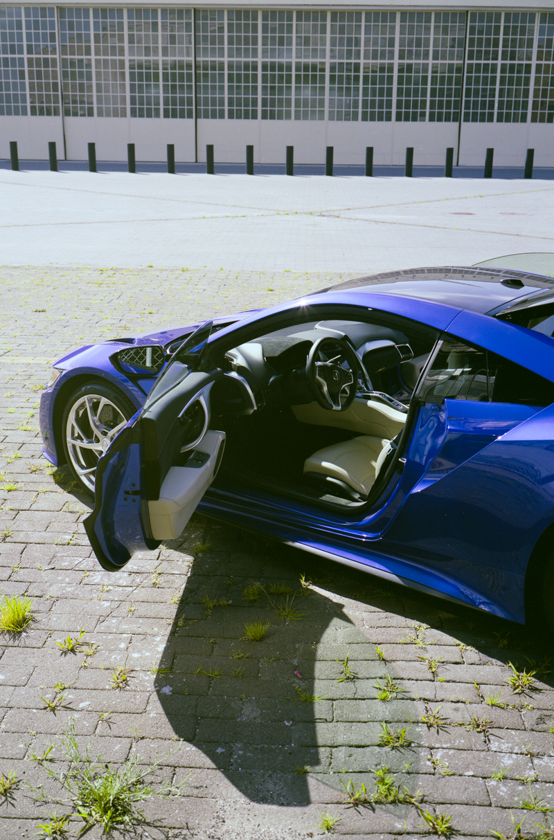 Illustration for article titled How The Acura NSX Feels Against A McLaren 570S
